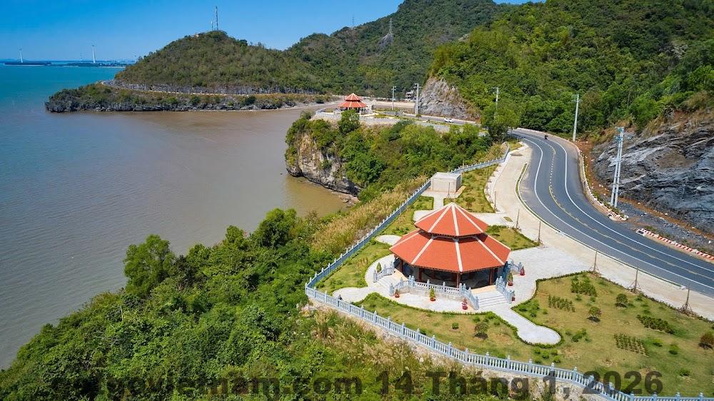 Cat Ba Roza Palace Hotel Seaview Rooftop b54fbdcb50e49facf81354c4c24b6b57 1