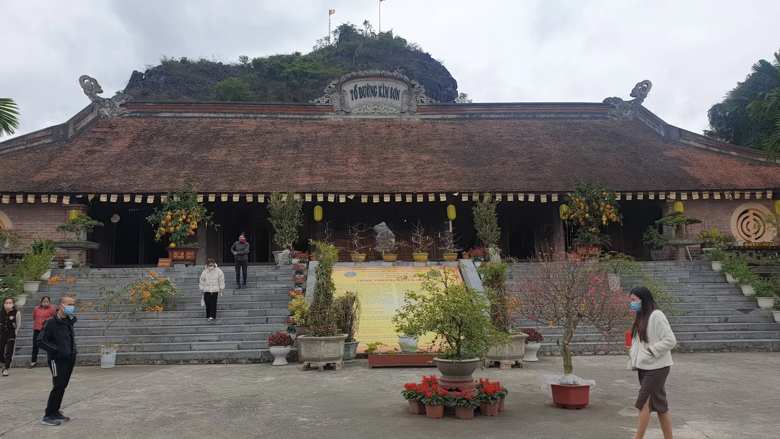 Khu vực Chùa Hang Đồng Hỷ Thái Nguyên gần Hải Phát Hotel