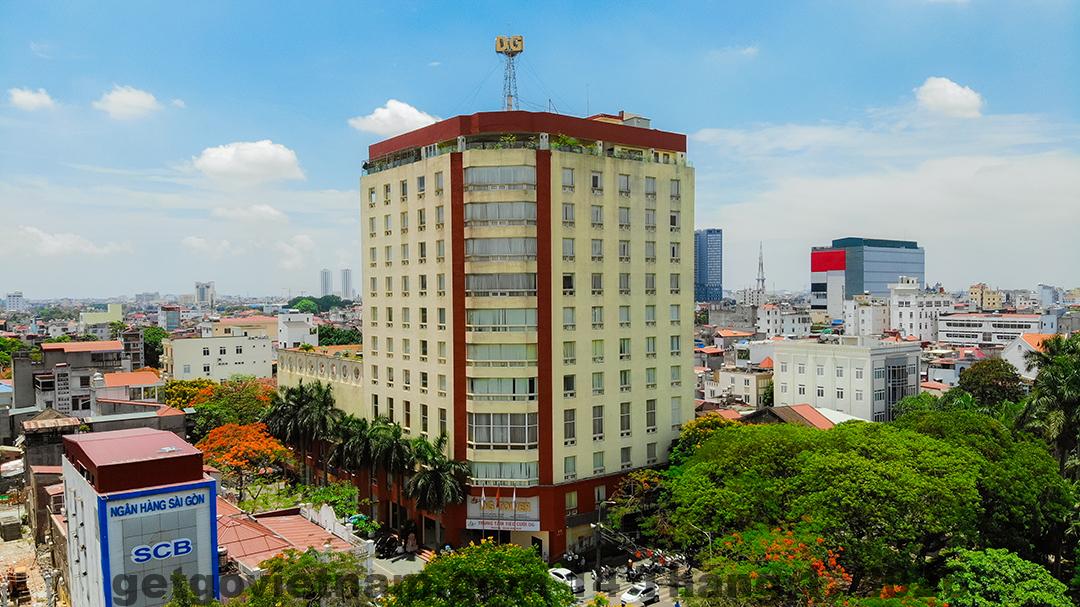 Toàn cảnh Haiphong Tower Hotel & Apartment nhìn từ trên cao, tòa nhà cao tầng nổi bật giữa trung tâm Hải Phòng