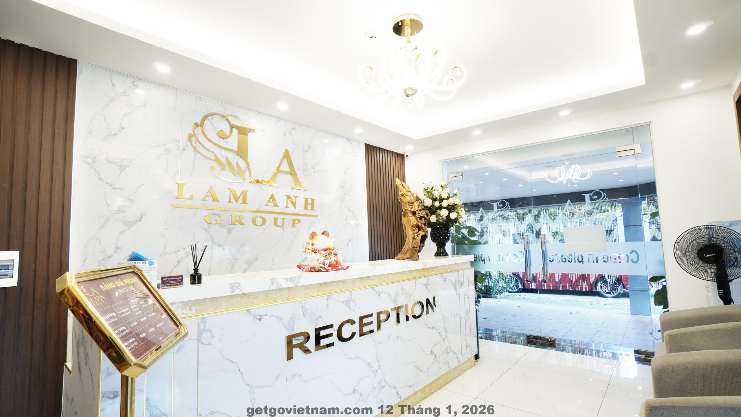 Phòng tắm Lam Anh Hotel sạch sẽ, thiết bị cơ bản
