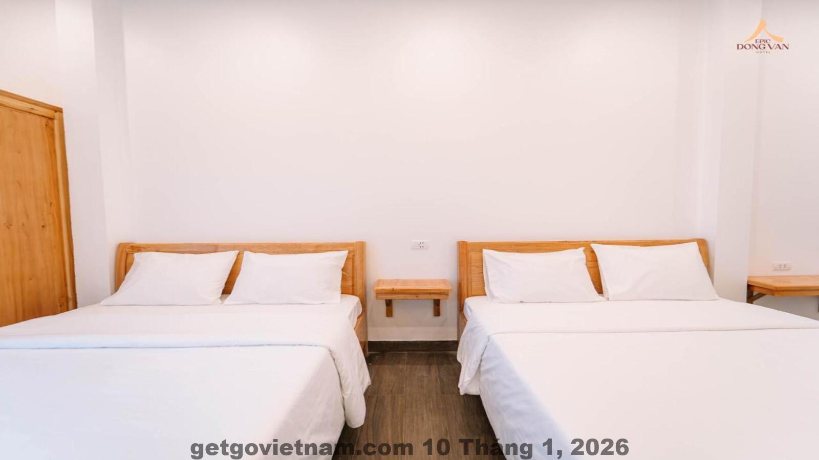 Bữa sáng đa dạng với các món ăn địa phương, phục vụ tại khu vực ăn sáng của khách sạn