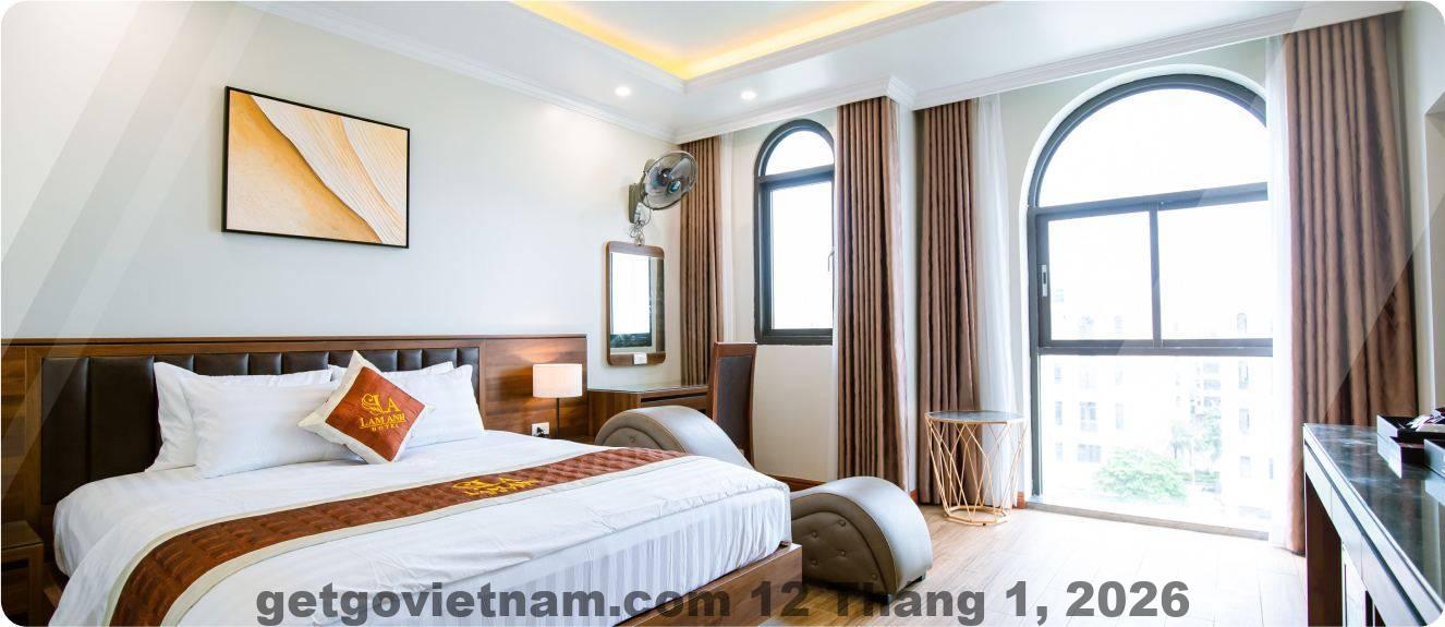 Khu vực ăn sáng tại Lam Anh Hotel với thực đơn đơn giản