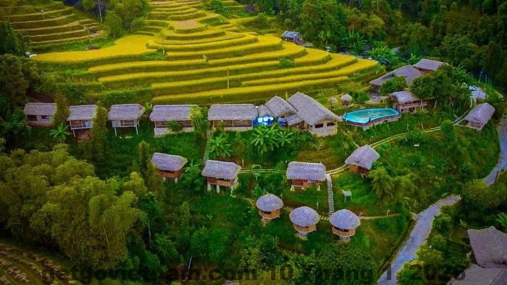 Nhân viên luôn tận tâm hỗ trợ khách hàng trong suốt kỳ nghỉ.