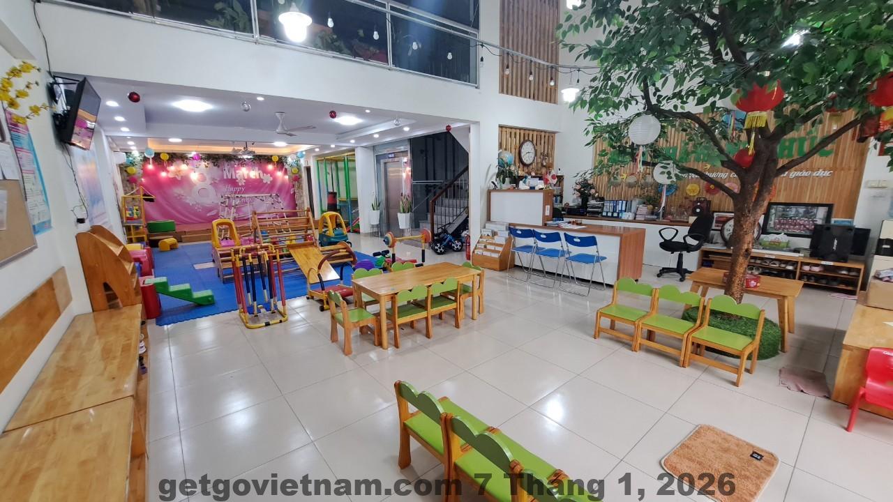 Không gian sinh hoạt chung thân thiện thể hiện phong cách phục vụ gần gũi tại N&D Happy House