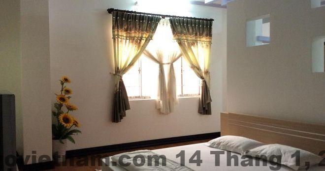 Khách sạn Miền Tây Cần Thơ: Đánh Giá Chân Thực, Lý Do Bạn Nên Trải Nghiệm 3 Phòng nghỉ tại khách sạn, với giường ngủ lớn và không gian thoải mái.
