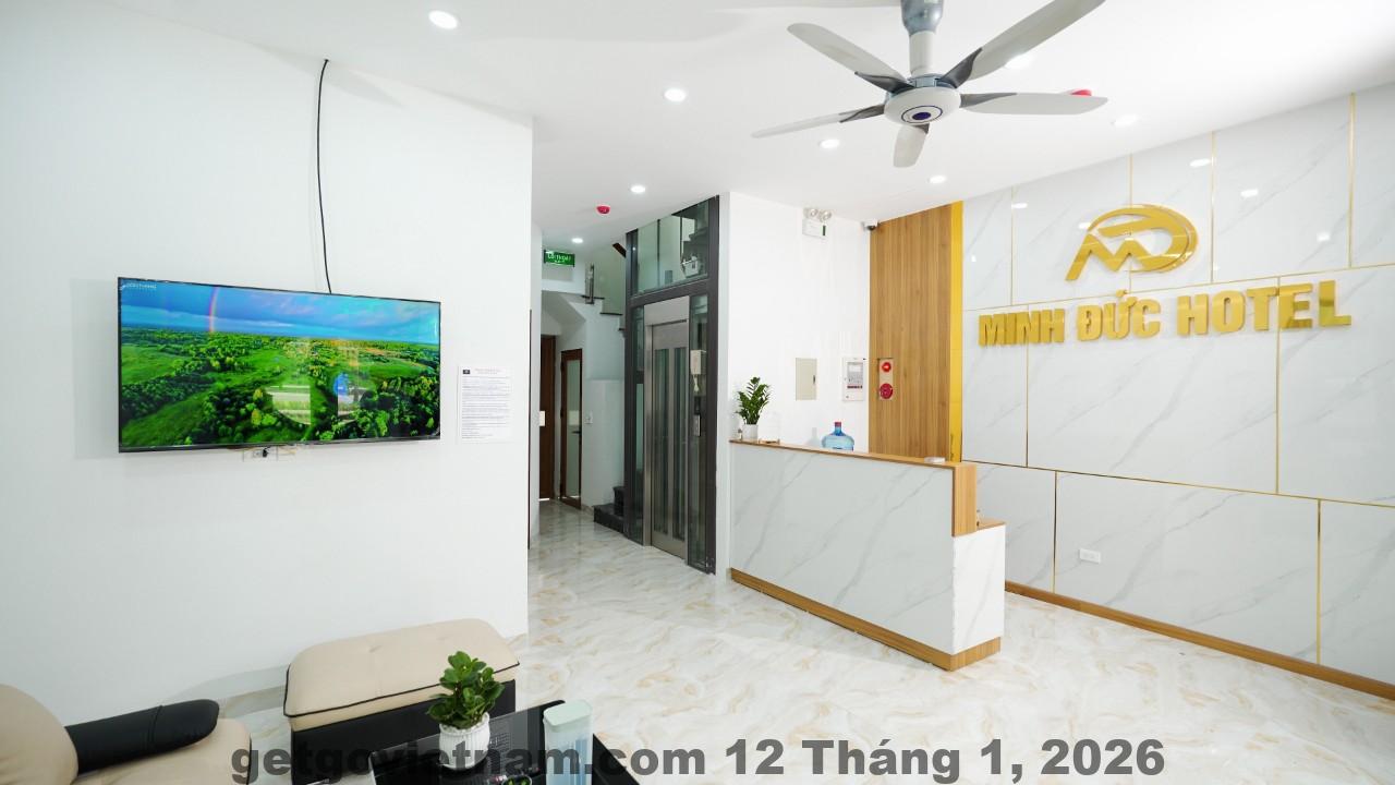 Phòng nghỉ tại Khách Sạn Bình Minh với nội thất cơ bản, thiết kế cũ