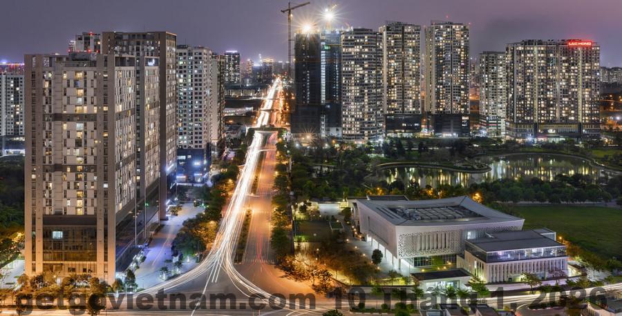 Khu Ngoại Giao Đoàn về đêm với không gian rộng, đường thoáng và nhiều cây xanh