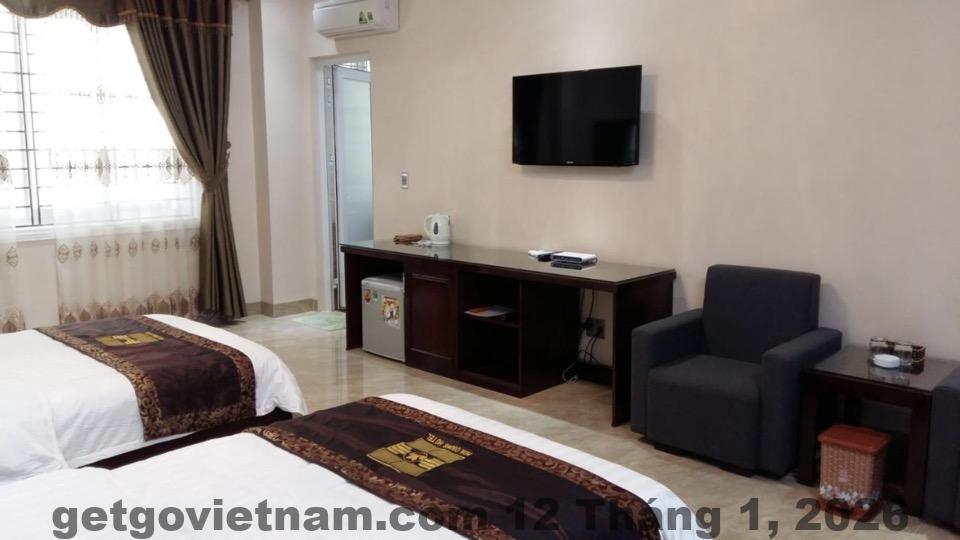 Phòng Twin Hoa Cương Hotel 2 rộng rãi, nội thất cơ bản