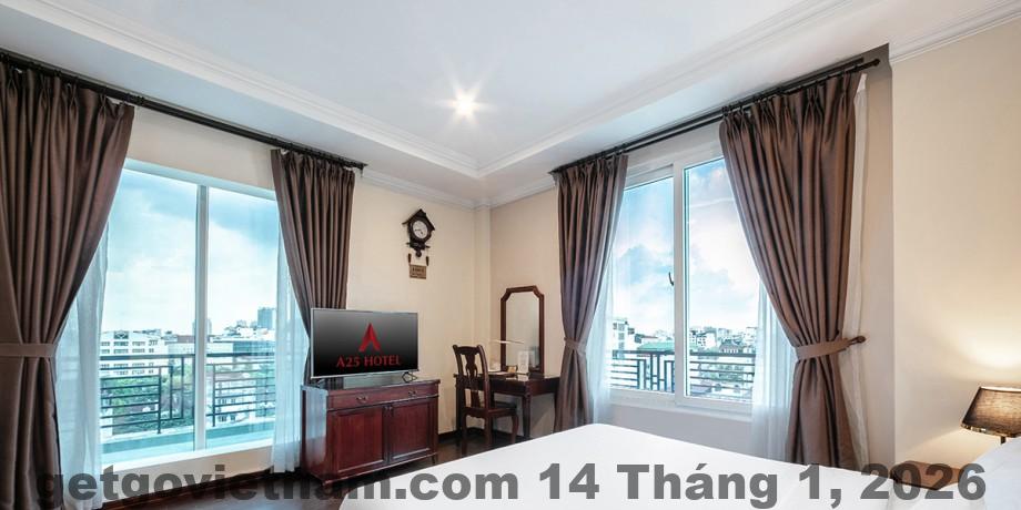 Phòng Suite tại A25 Hotel 15 Trần Quốc Toản có diện tích rộng, ánh sáng tự nhiên và nội thất hiện đại