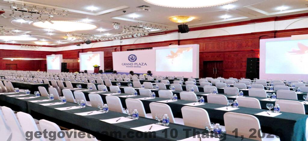 Sảnh lễ tân Grand Plaza Hotel Hanoi với phong cách sang trọng và truyền thống