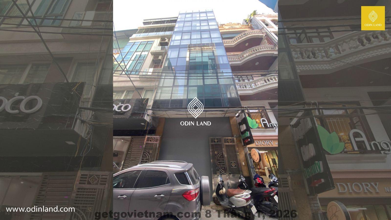 Mặt tiền HK Hotel Trung Kính nằm trong ngõ, khu vực văn phòng Cầu Giấy