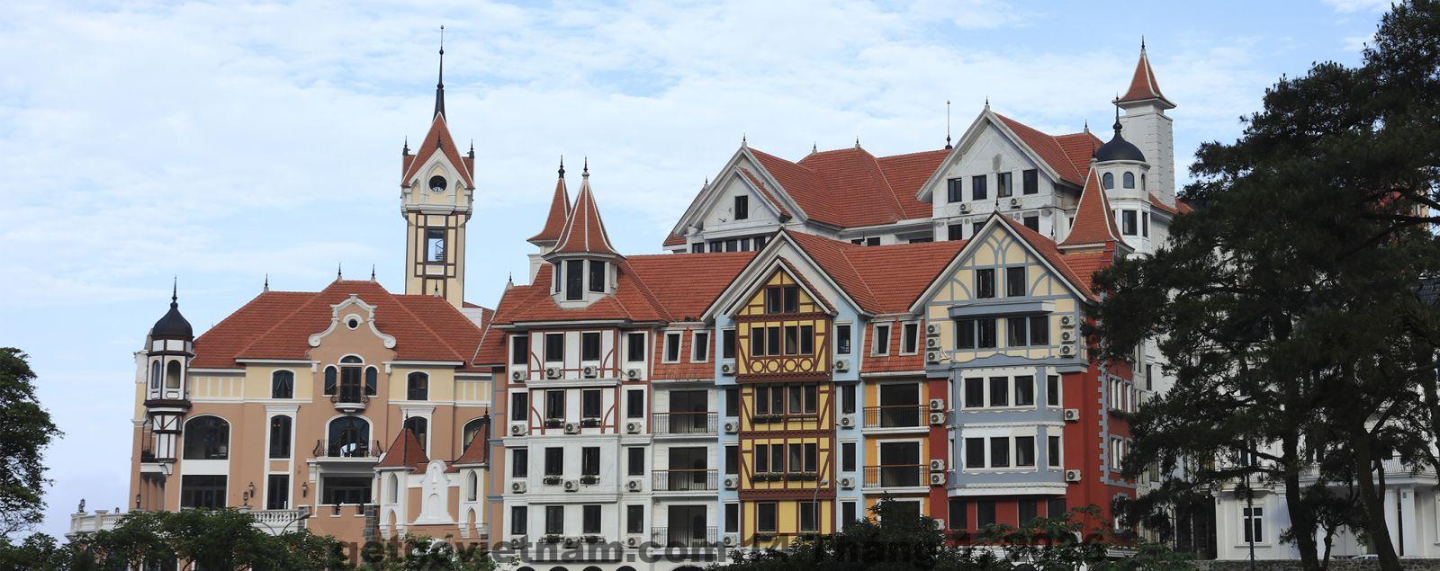 Khu vực lễ tân Venus Hotel 2 với phong cách phục vụ thân thiện