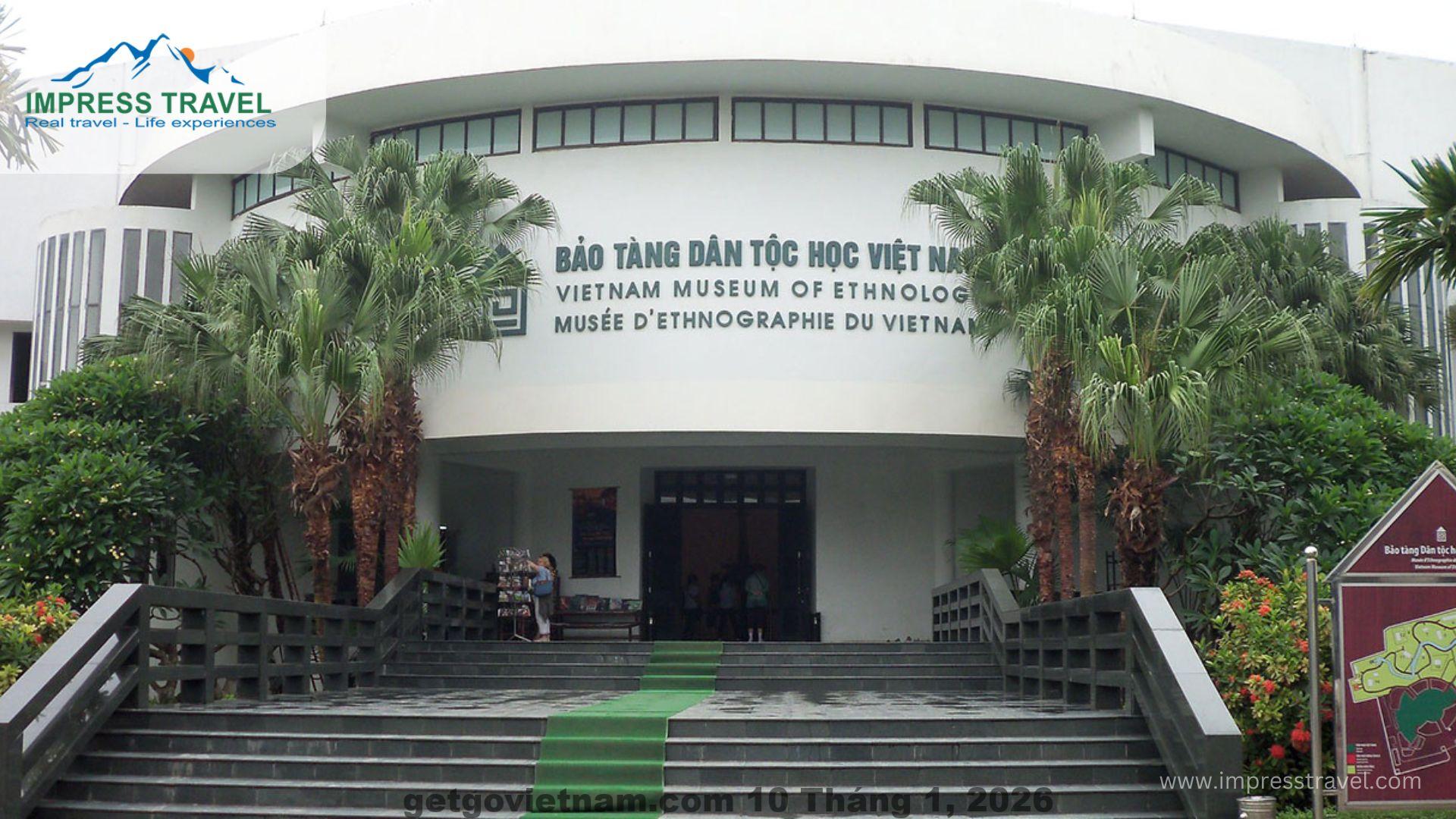 Bảo tàng Dân tộc học Việt Nam gần khách sạn, một điểm đến thú vị cho du khách yêu thích khám phá văn hóa và lịch sử của các dân tộc thiểu số.