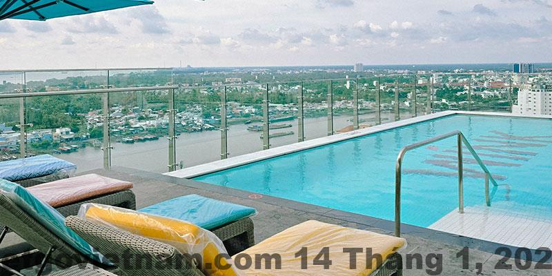 Hồ bơi ngoài trời tại Wink Hotel Cần Thơ