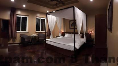 Phòng ngủ tiêu chuẩn tại Khách Sạn Grand – thiết kế đơn giản