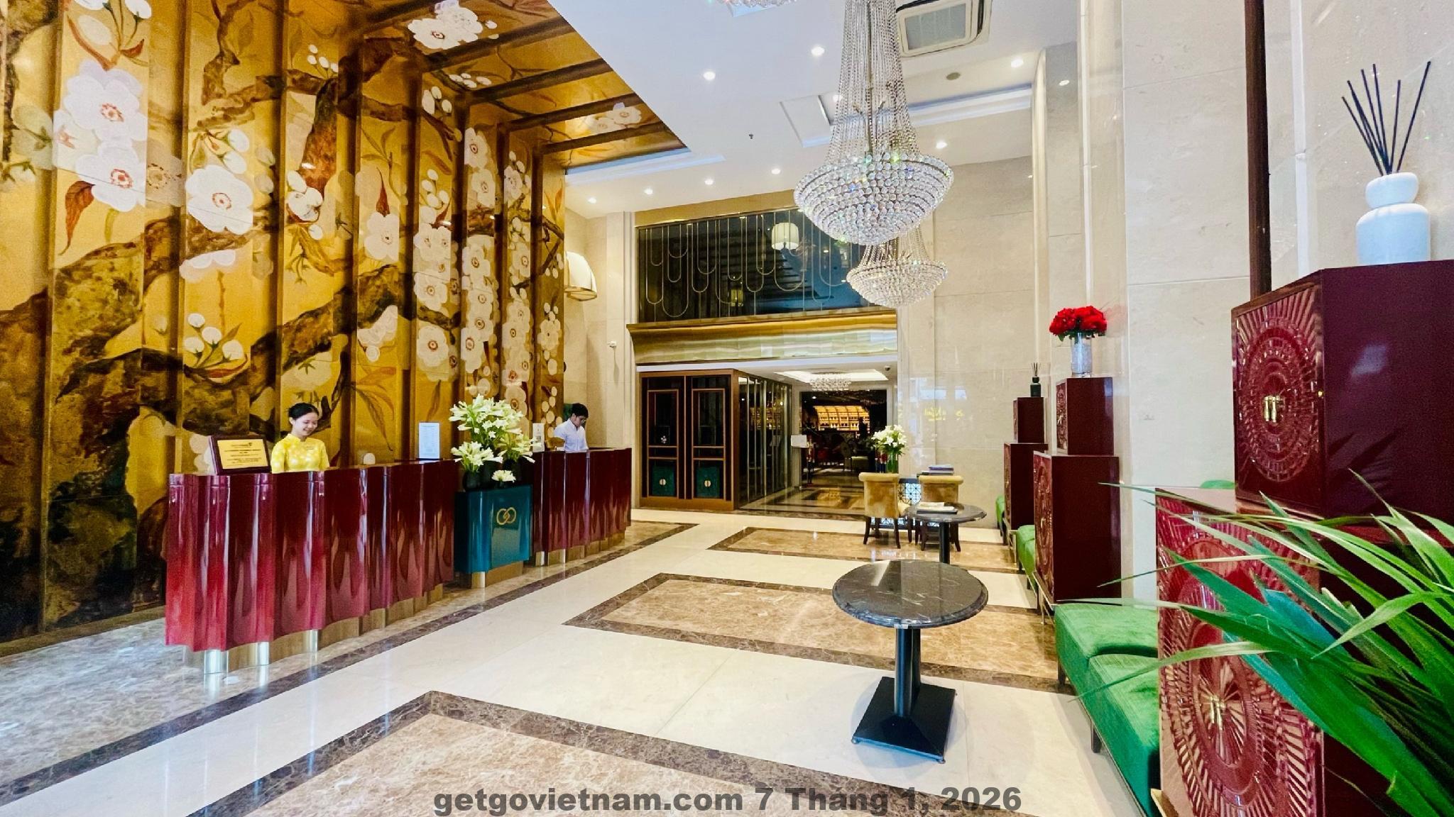 Hà Nội Golden Hotel mặt tiền và vị trí phố cổ