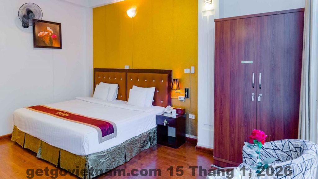 Khu vực lễ tân Khách sạn Daisy Hà Nội, nhân viên trực 24/7