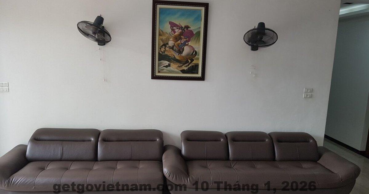 Hồ bơi ngoài trời tại Lakeside Dai Lai Hotel với không gian mở