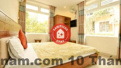 Nhà nghỉ Hà Nội Vàng đánh giá 2026: Rẻ – tiện – nhưng có đáng ở? 4 Phòng ngủ tiêu chuẩn tại nhà nghỉ Hà Nội Vàng với nội thất cơ bản