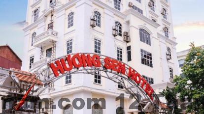 Bữa sáng tại Khách Sạn Hương Sen