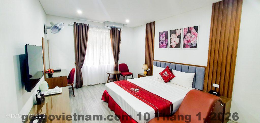 Quầy lễ tân Rosy Hotel 6 với nhân viên trực 24/7