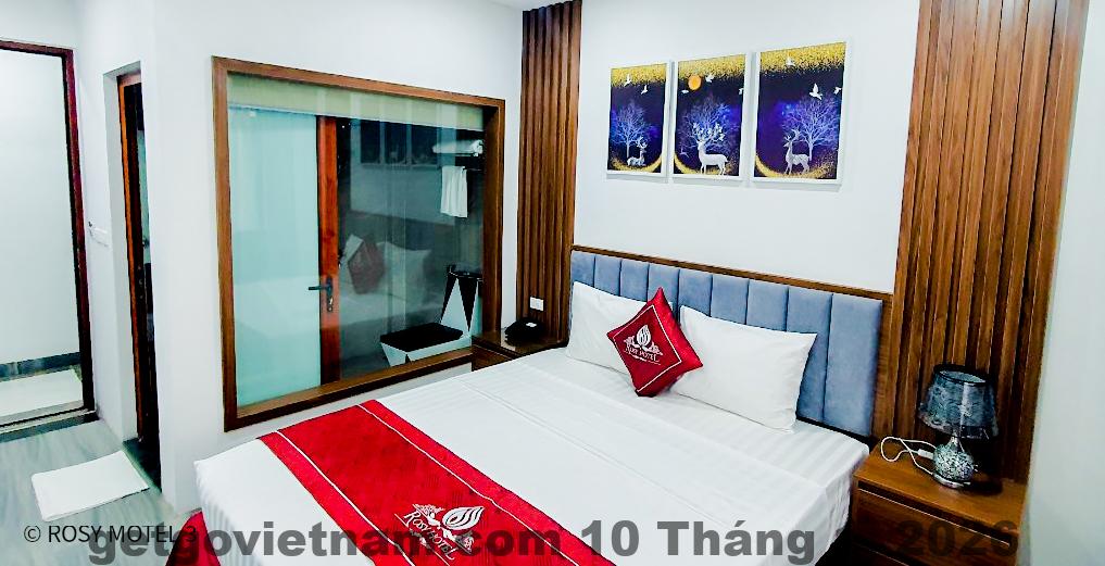 Hành lang Rosy Hotel 6 – không có tiện ích chung như hồ bơi hay gym