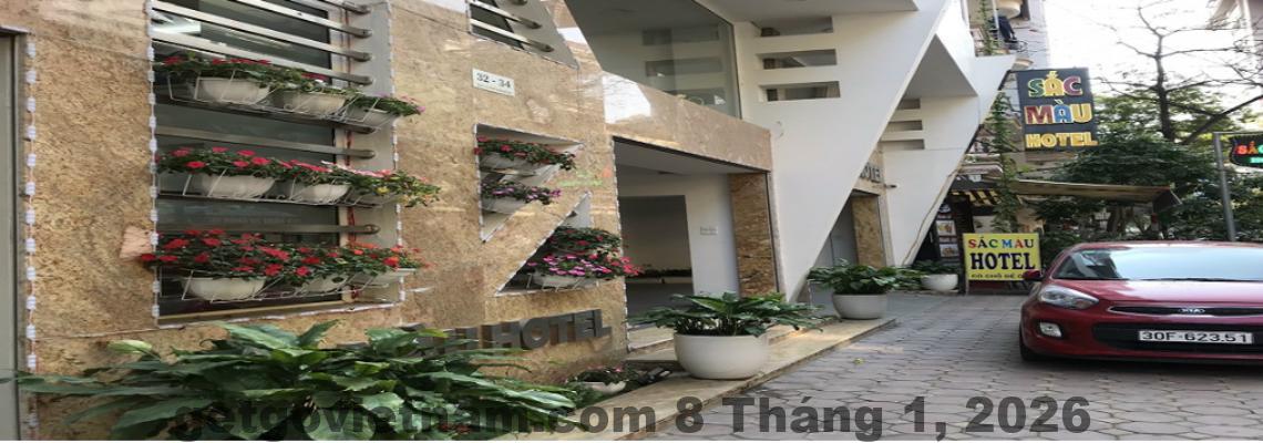 Nhân viên lễ tân Khách sạn Sắc Màu Hà Nội