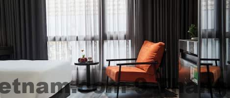 NNT HOTEL 2 Trung Kính Review 2026: Khách sạn công tác giá mềm tại Cầu Giấy có đáng ở? 4 Phòng tiêu chuẩn tại NNT HOTEL 2 với giường đôi, nội thất cơ bản và diện tích vừa phải