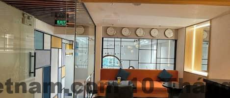 Khách sạn L’A Suites Pentstudio West Leak Hanoi Review 2026: Có nên ở? 7 Không gian sinh hoạt chung tại L’A Suites Pentstudio West Leak Hanoi