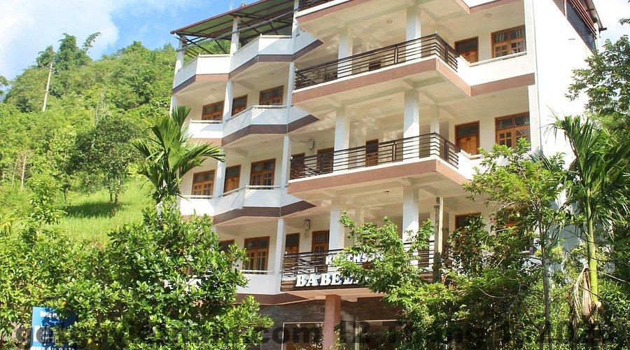 Nhân viên nhiệt tình tại khách sạn Suối Đậu.