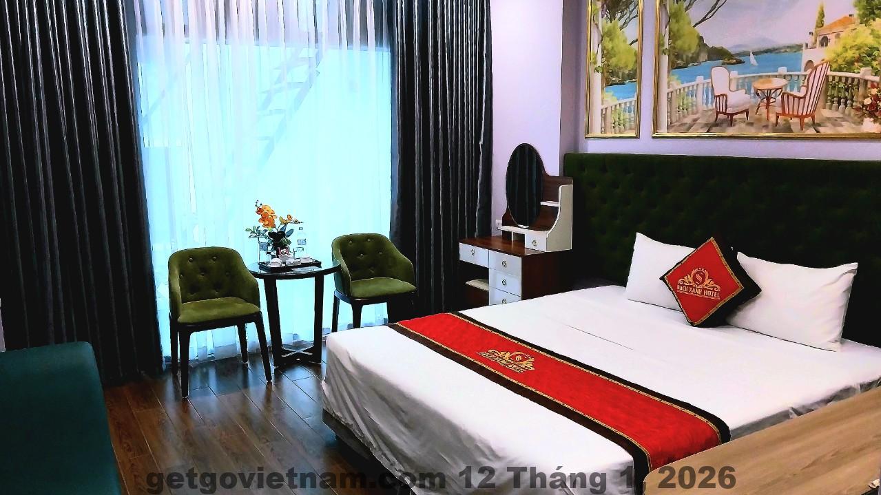 Mặt tiền Hotel Bách Xanh Thanh Trì với thiết kế đơn giản, dễ nhận diện trong khu dân cư