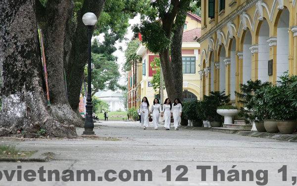 Khách sạn Hotel Bách Xanh nằm gần trường Chu Văn An, khu vực Tứ Hiệp Thanh Trì