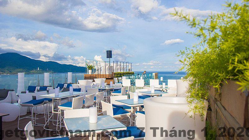 Không gian chung tại khách sạn La Belle Maison với quy mô nhỏ và tiện ích hạn chế