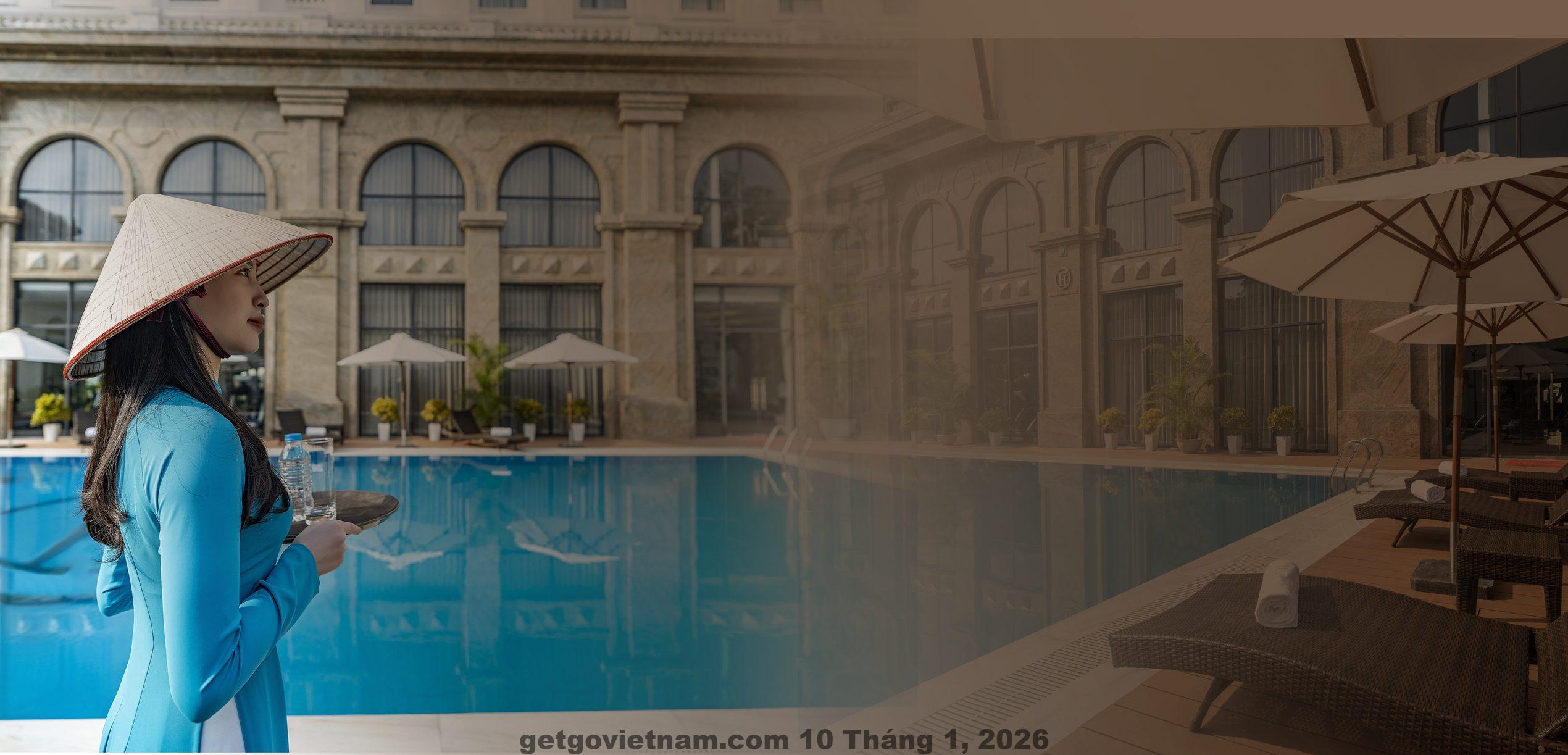 Khu vực hồ bơi trong nhà tại Foreign Relations Hotel Hà Nội