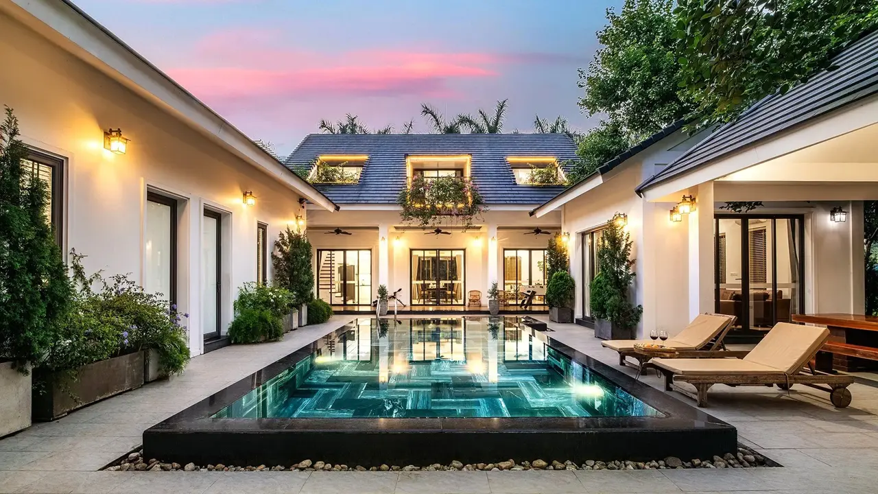 Toàn cảnh Song Đan Villa Sóc Sơn nằm giữa rừng cây xanh, không gian biệt lập và yên tĩnh