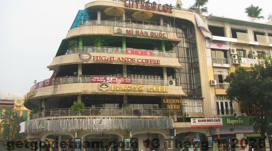 Thực đơn ăn sáng tại khách sạn với các món ăn phong phú, từ món Á đến món Âu.