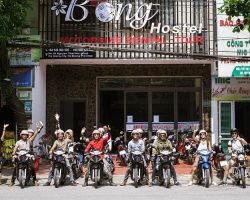 Bông Ha Giang Hostel Review 2026: Hostel Quốc Dân Cho Dân Phượt Hà Giang bong-hostel-bar-bikes-1