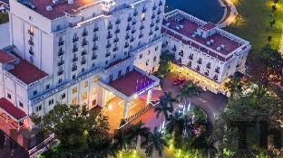 Khu vực lễ tân Gia Bảo Hotel với phong cách phục vụ thân thiện