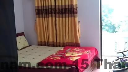 Phòng ngủ tiêu chuẩn tại Khách sạn Hoa Mai 2 với nội thất cơ bản, thiên về công năng