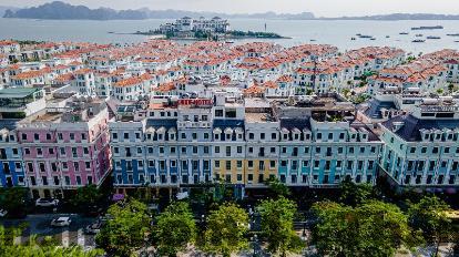 Phòng ngủ tiêu chuẩn tại Ruby Hạ Long 8 Hotel & Cafe