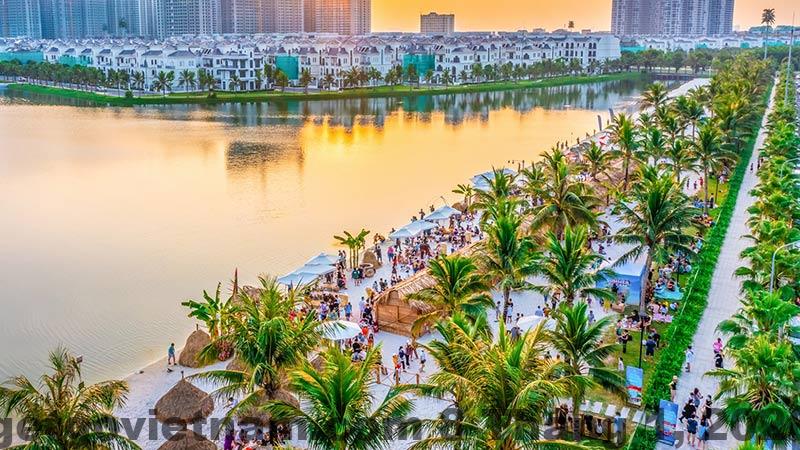 Hồ bơi tại October Homestay trong khuôn viên