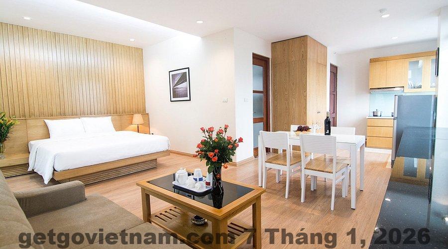 Khu vực lễ tân Canary Ha Noi Hotel, nơi được khen nhiều về thái độ phục vụ