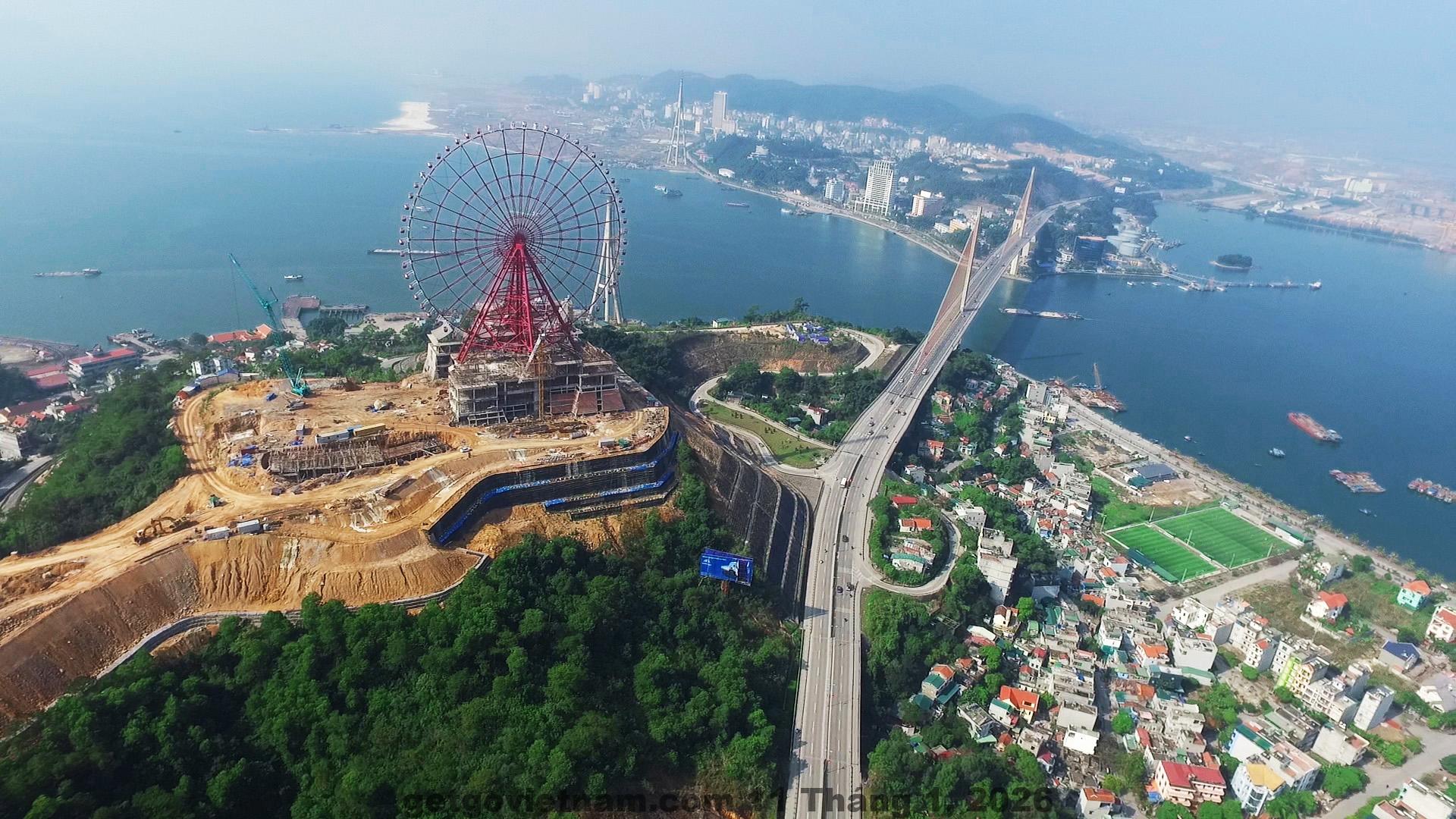 Toàn cảnh thành phố Hạ Long nhìn từ trên cao