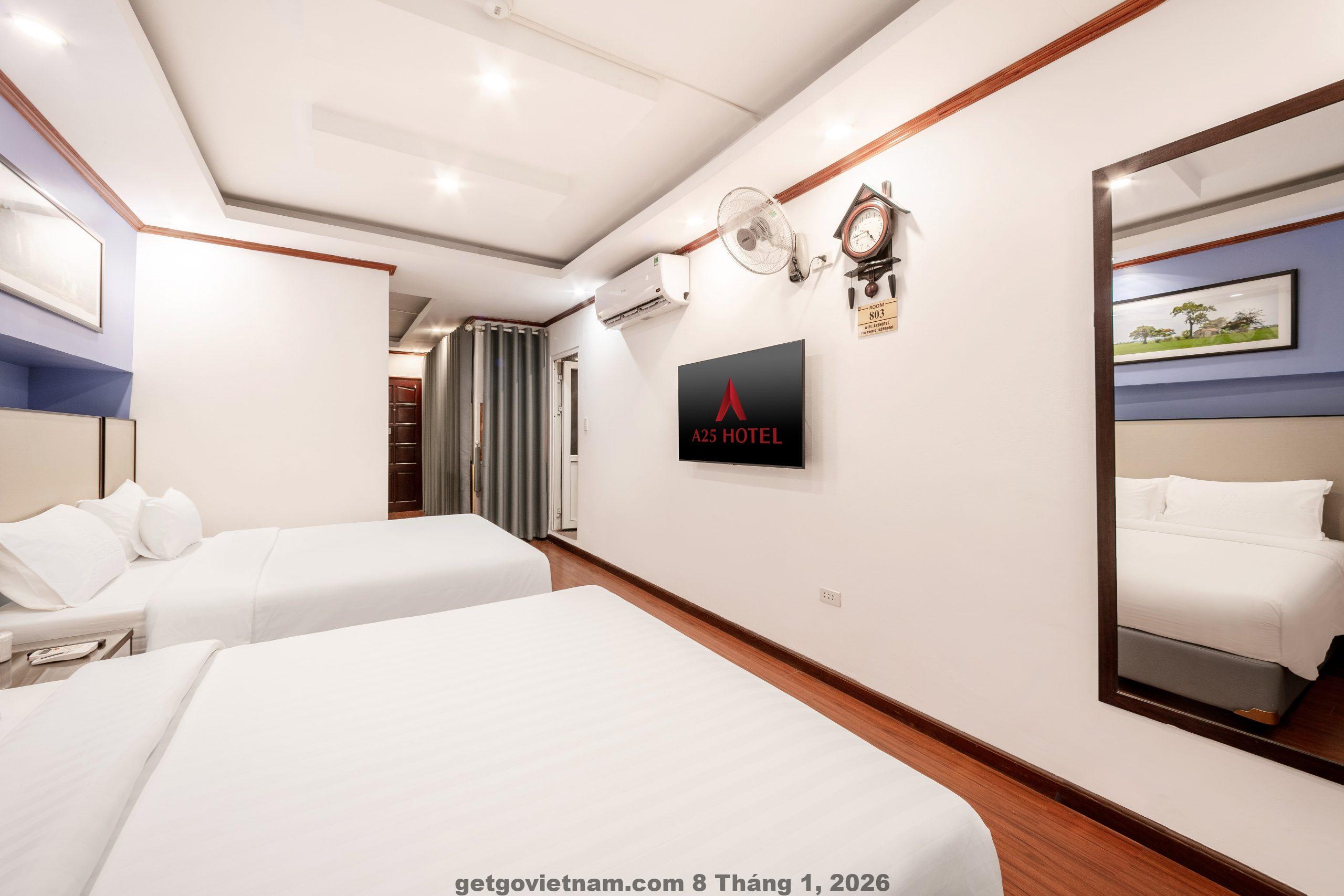 Khu vực ăn sáng đơn giản tại A25 Hotel