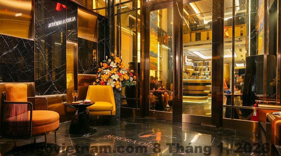 Khu vực phố cổ Hà Nội xung quanh Aurora Premium Hotel & Spa, dễ dàng đi bộ ra Hồ Hoàn Kiếm