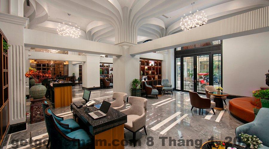 Khu vực ăn sáng buffet tại May De Ville Lakeside Hotel