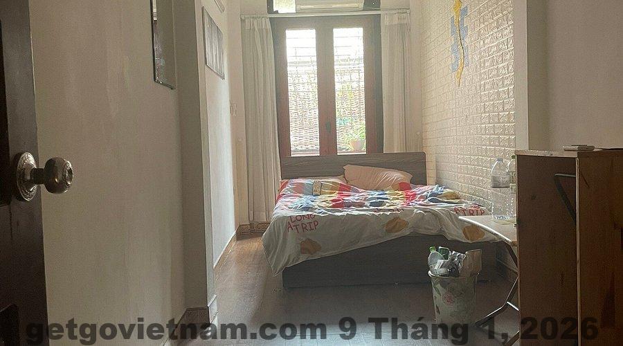 Không gian phòng nghỉ tại Nụ Homestay mang phong cách đơn giản, sáng sủa và gọn gàng