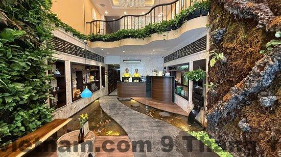Hanoi Holiday Silver Hotel Review 2026: Ở Phố Cổ Có Đáng Tiền? 6 Khu vực ăn sáng nhỏ gọn tại Hanoi Holiday Silver Hotel với các món cơ bản