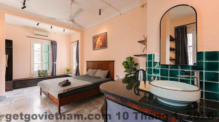 Không gian phố cổ Hà Nội xung quanh Annam Maison, thuận tiện đi bộ tới Hồ Hoàn Kiếm và Nhà Thờ Lớn