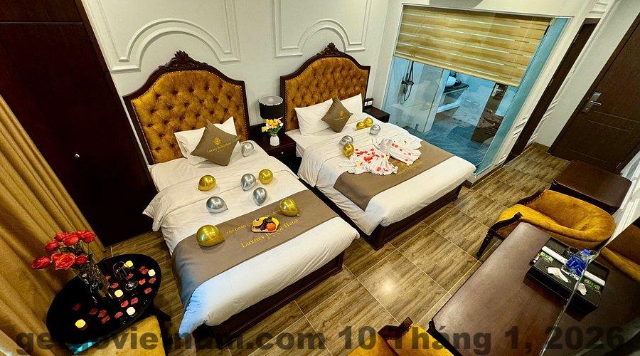 Đánh giá khách sạn LUXURY HANOI HOTEL 2026: Có đáng ở Bắc Từ Liêm? 3 Sảnh lễ tân khách sạn LUXURY HANOI HOTEL với thiết kế đơn giản, sáng sủa